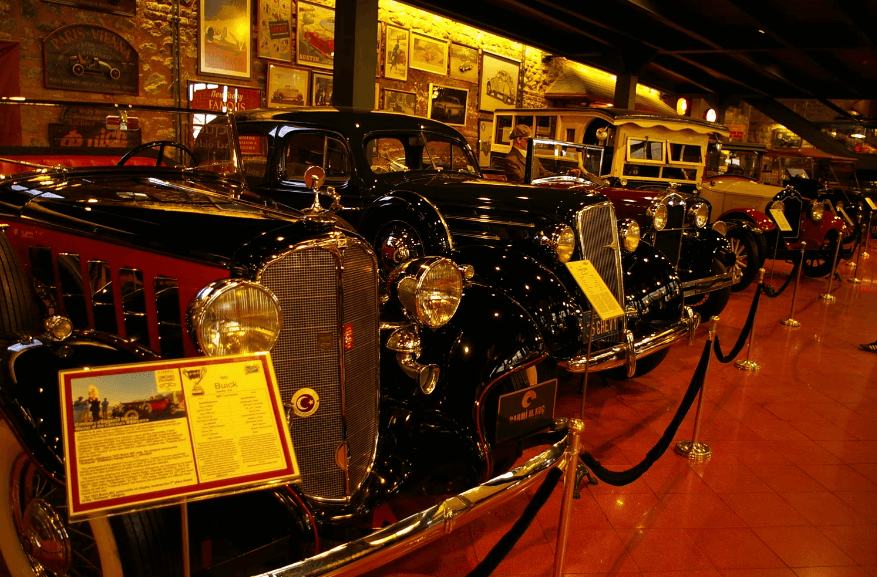 متحف رحمي كوتش للسيارات